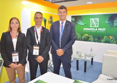 Sevval Kuruoglu, Kadir Soyu and Efe Askan from Donatella Fruit, Ecuador.